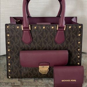 Michael Kors purse